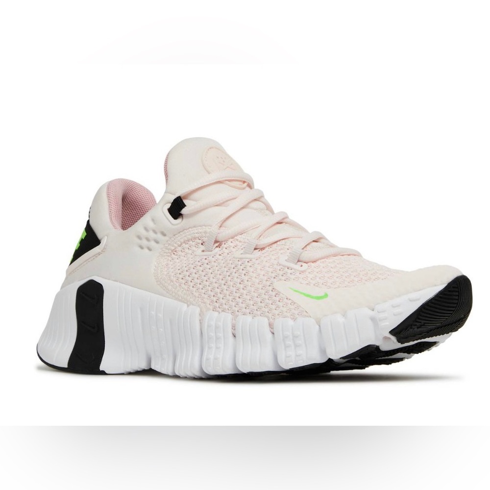 Nike metcon 4 in light soft pink